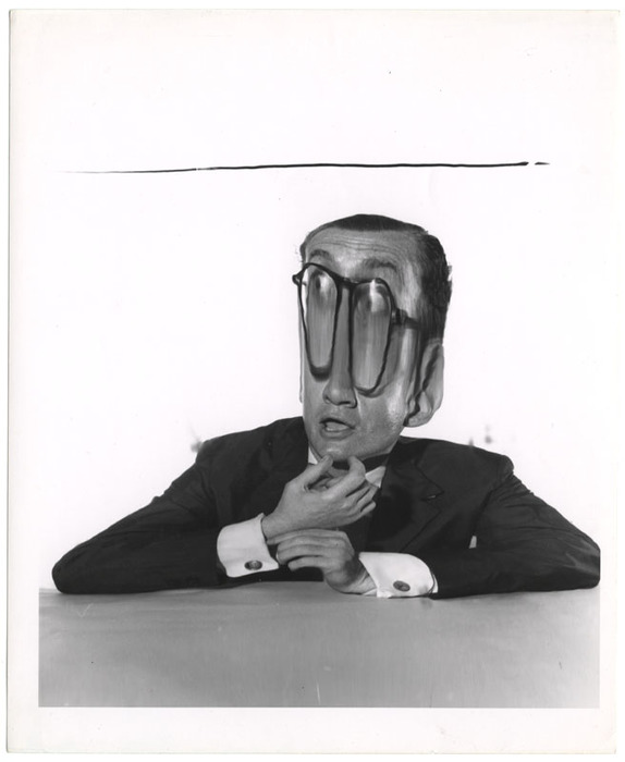 Man looking right (distortion)