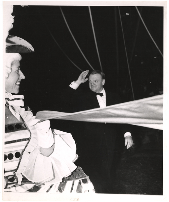 [man waving at the circus]