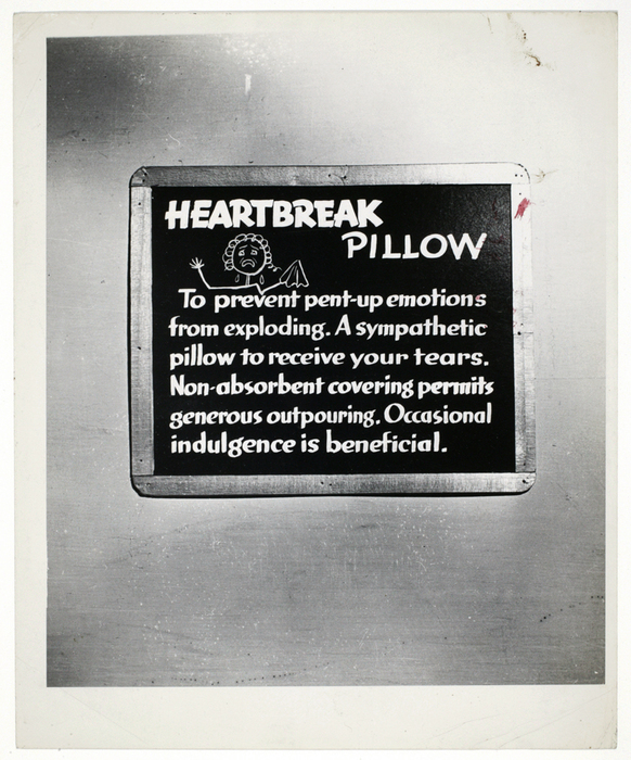 [Heartbreak Pillow]