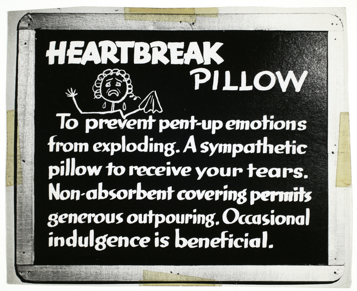 [Heartbreak Pillow]