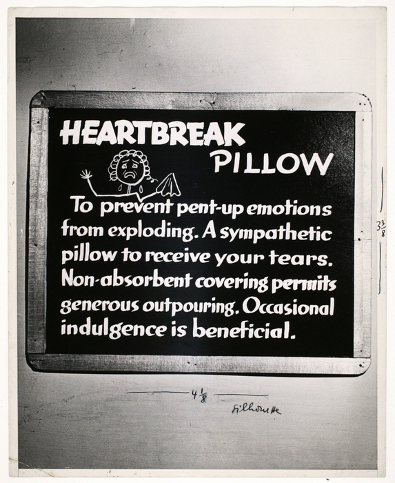 [Heartbreak Pillow]