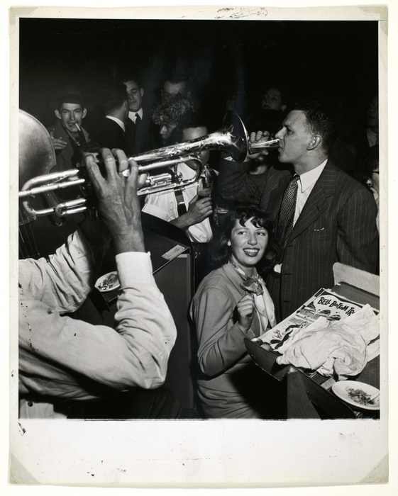 Audience listening to jazz band playing "Bell Bottom Trousers"