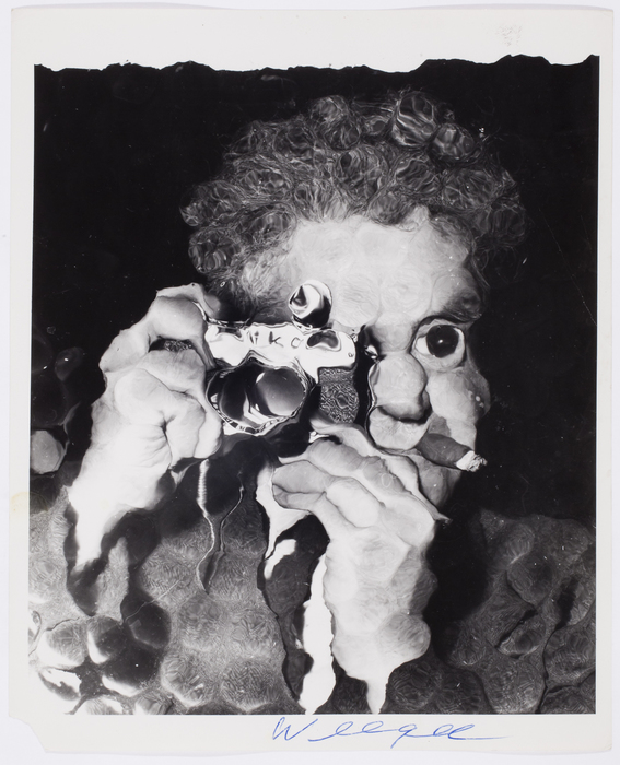 [Selfportrait distortion] International Center of Photography