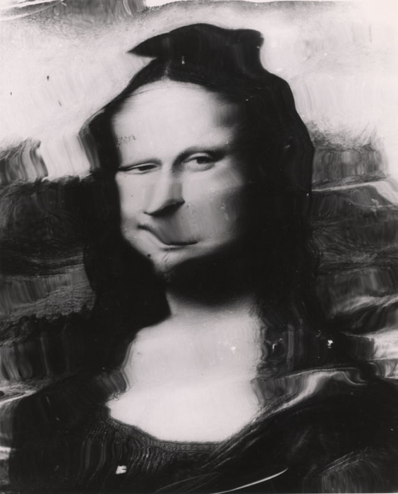 [Mona Lisa distortion]