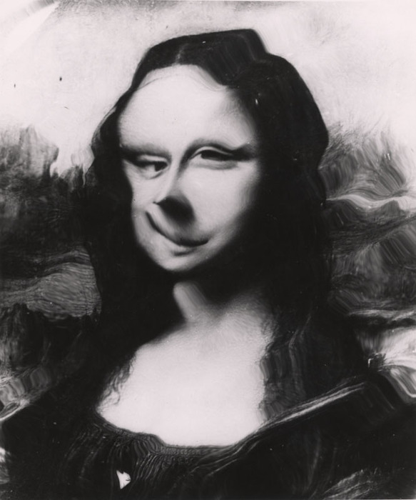 [Mona Lisa distortion]