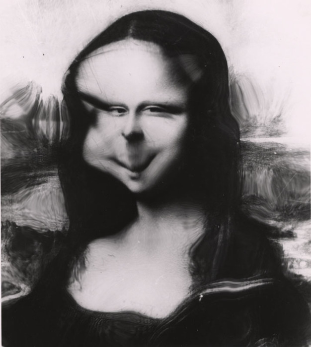 [Mona Lisa distortion]