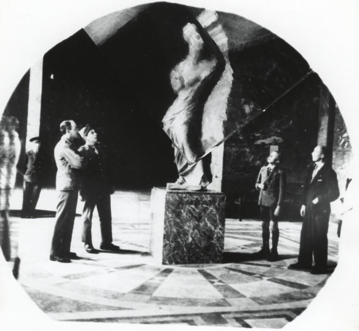 [Looking at Venus de Milo distortion]