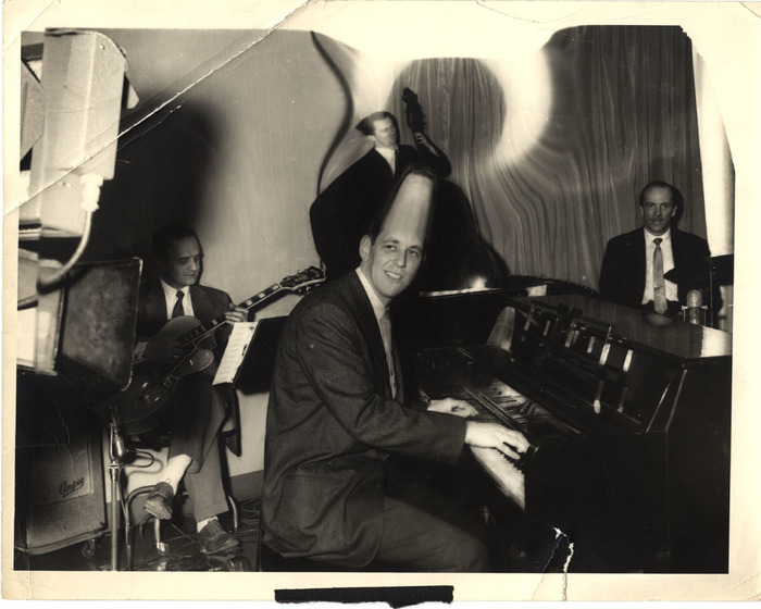 [Eggheaded Pianist and Jazz Band]
