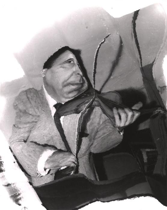 [Violinist distortion]