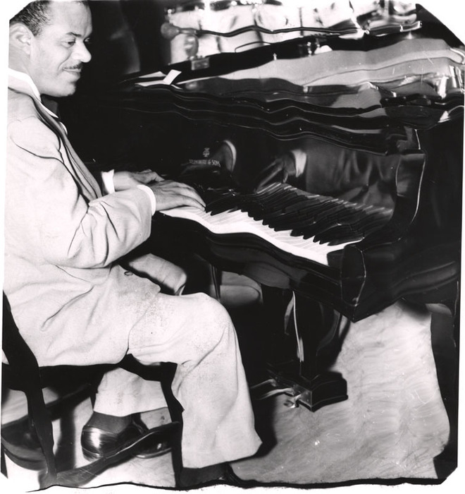 [Pianist distortion]