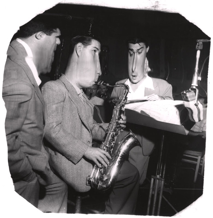 [Musicians distortion]