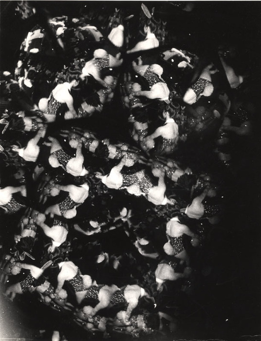 (Playboy Bunnies, Dancing)