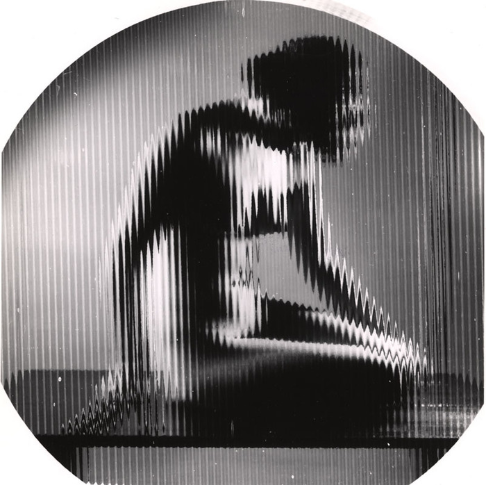 [Female nude distortion]