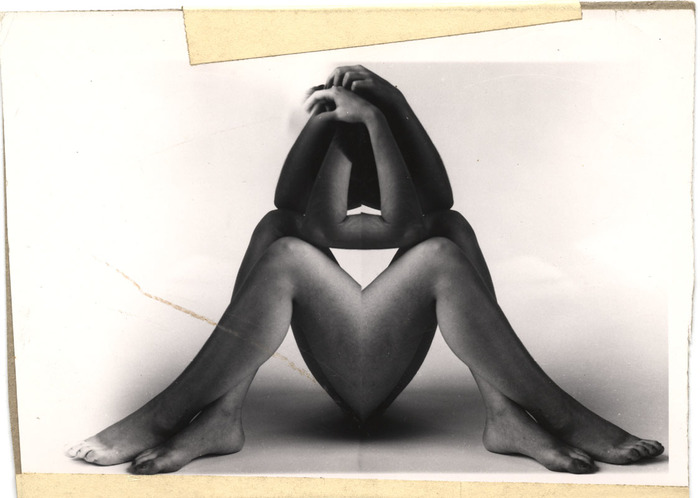 [Female nude distortion]