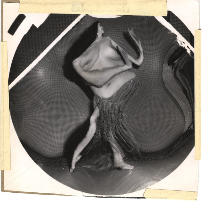 [Hula dancer distortion]