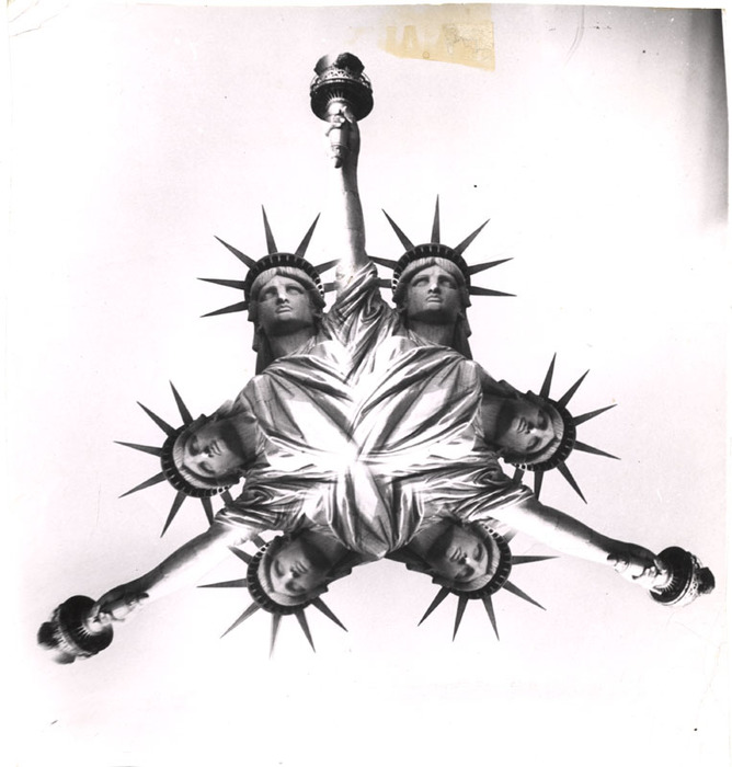 [Statue of Liberty distortion]