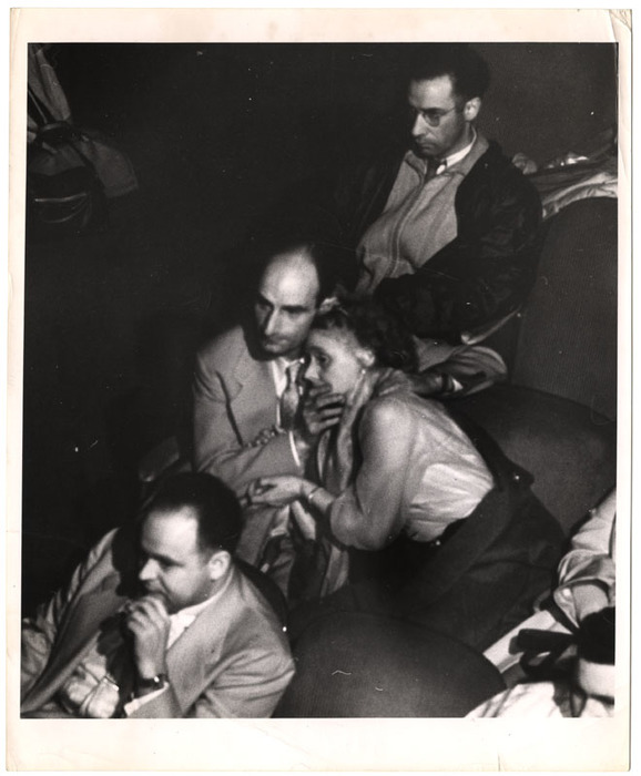 [movie theater audience]