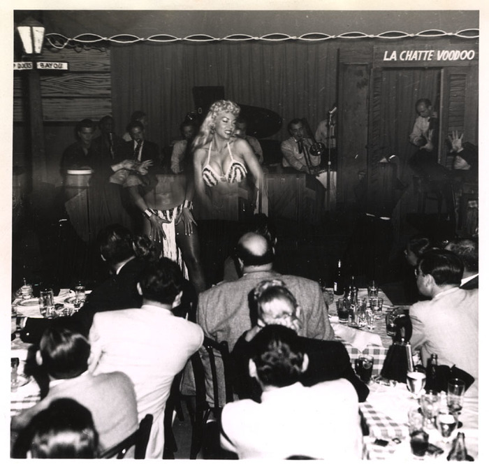 [Showgirl Lilly Christine dancing distortion]