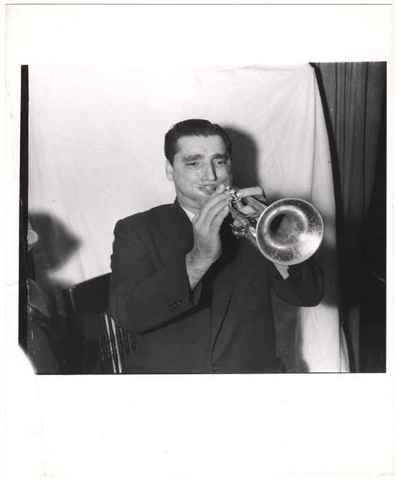 Man playing the trumpet