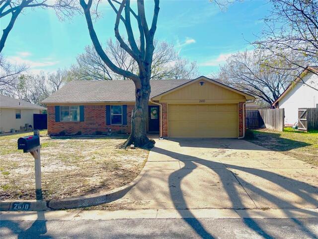 2610 N Casa Blanca Court, Arlington, TX image