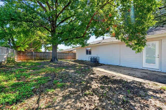 2127 Versailles, Drive Carrollton, TX photo 30