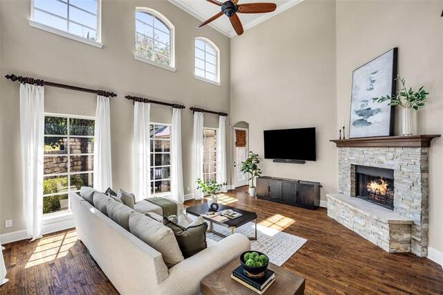2624 Grail Maiden, Court Lewisville, TX photo 2