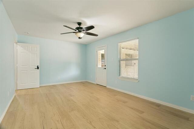 2124 Brentwood, Lane Carrollton, TX photo 11