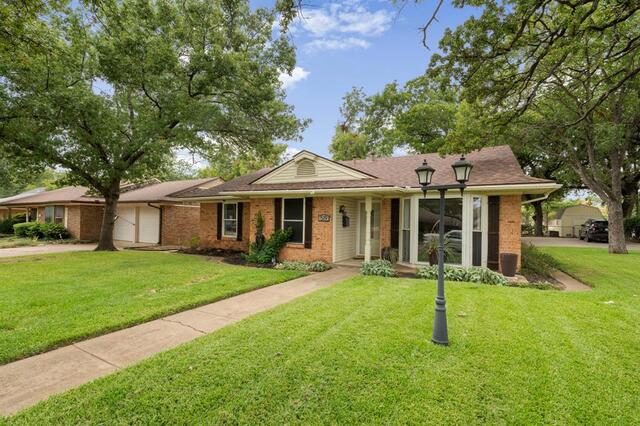 519 Staffordshire Drive, Irving, TX image