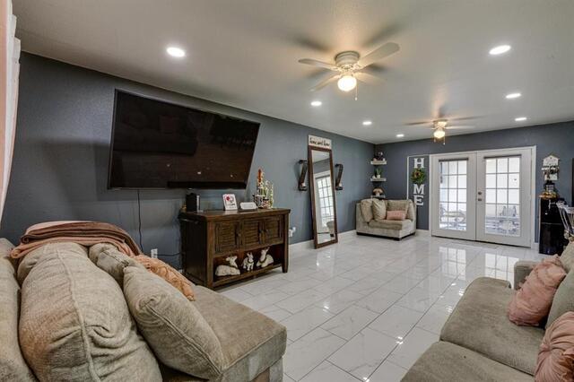 1528 Debbie, Drive Plano, TX photo 3
