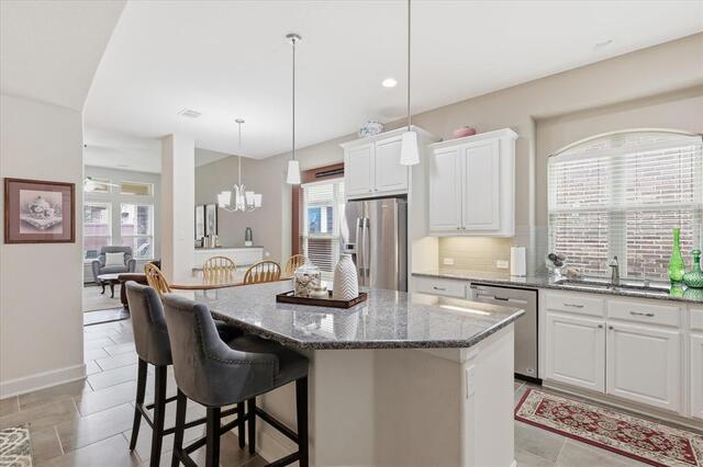 2713 Cole Castle, Drive Lewisville, TX photo 2