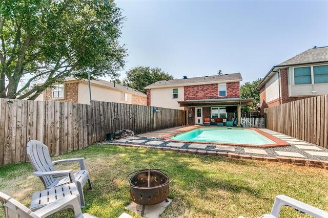 2213 Bresee, Drive Carrollton, TX photo 4