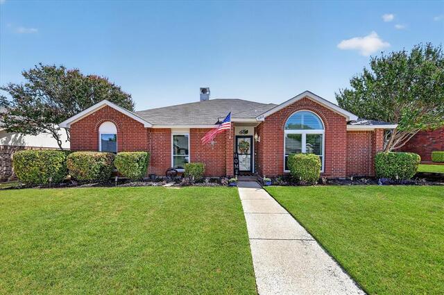 4312 Hillshire Court, Flower Mound, TX photo 2