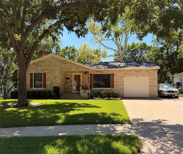 2010 Goldenrod Lane, Arlington, TX image