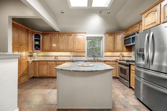 400 Watters Crossing, Court Allen, TX photo 14