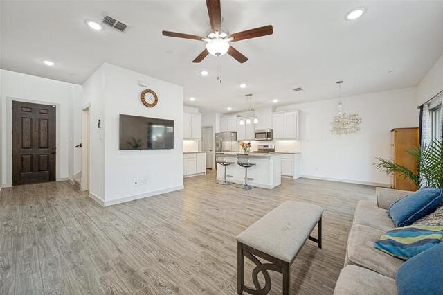2741 Splendor Drive, Little Elm, TX photo 3