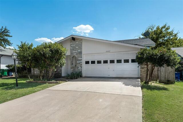 2002 Rose Hill, Road Carrollton, TX photo 2