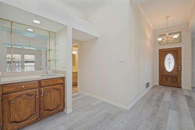 1404 Chesterfield, Drive Carrollton, TX photo 4