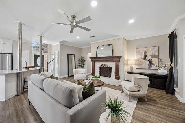 804 Summit, Pointe Lewisville, TX photo 2