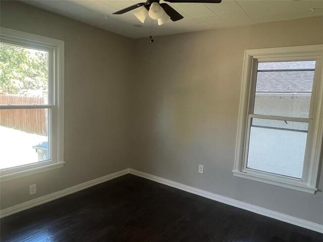 1021 E Russell, Avenue Carrollton, TX photo 11