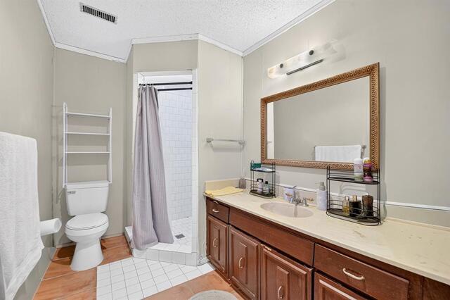 2010 Statler, Drive Carrollton, TX photo 16