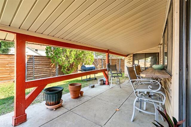 5644 Twitty Street, The Colony, TX photo 3