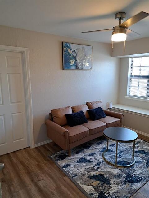 1702 Crest Point Drive, Arlington, TX image