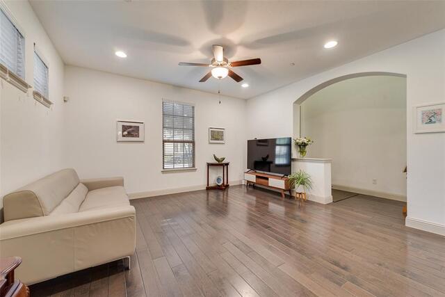 4683 Dozier Road, D Carrollton, TX photo 3