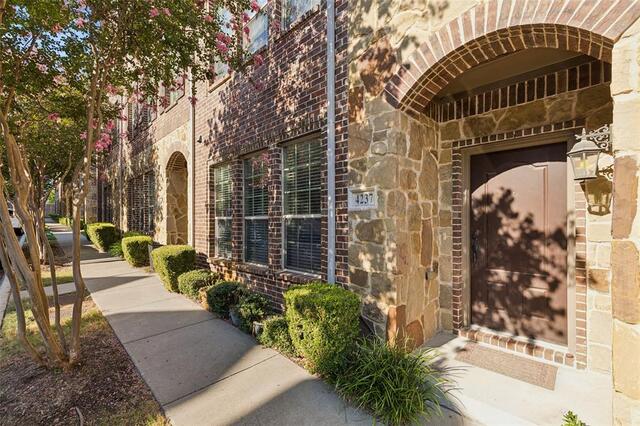 4237 Riverview, Drive Carrollton, TX photo 2