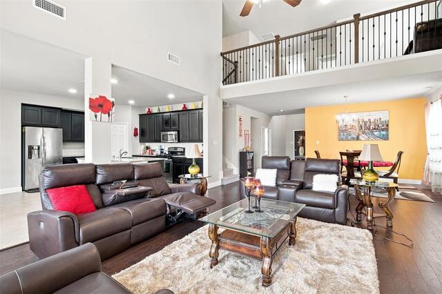 1013 Goldenrod Lane, Little Elm, TX photo 3