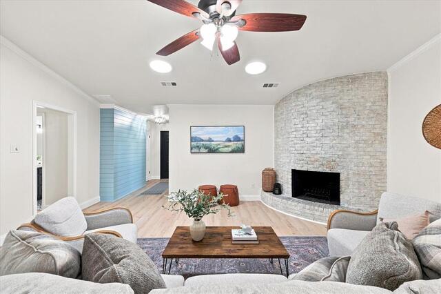 1407 Glenhill, Lane Lewisville, TX photo 12
