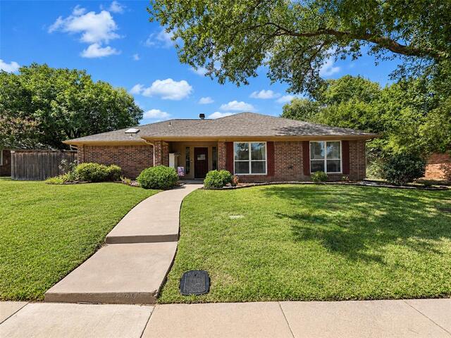 2136 Goldfinch, Drive Lewisville, TX photo 4