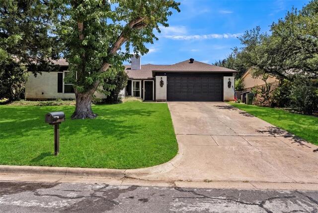 3813 Lynbrook Lane, Arlington, TX image
