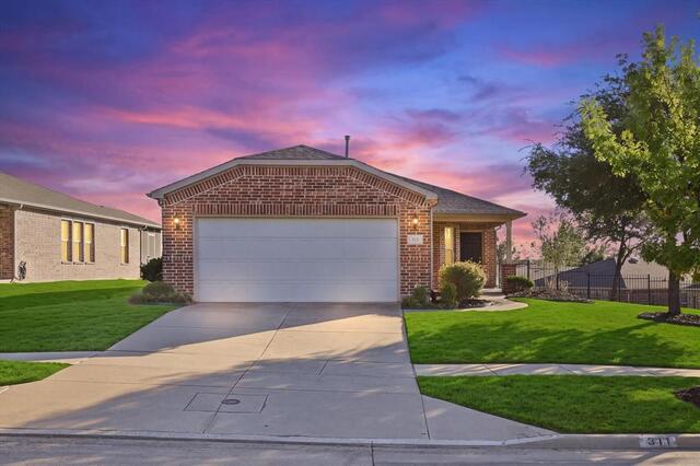 311 Mariposa, Lane Frisco, TX photo 2