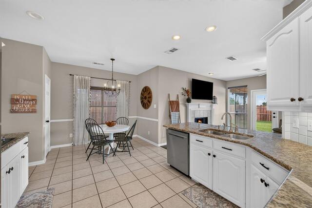 2039 Camelot, Drive Lewisville, TX photo 9